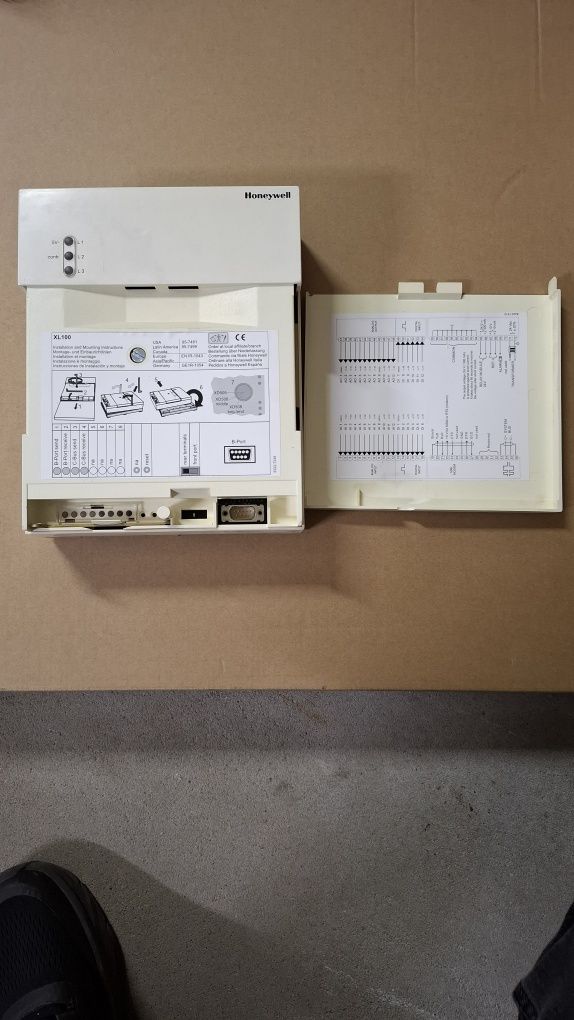 Sterownik Honeywell XL100C