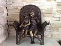 Ogromna i ciężka rzezba figura z brązu Dzieci na ławce