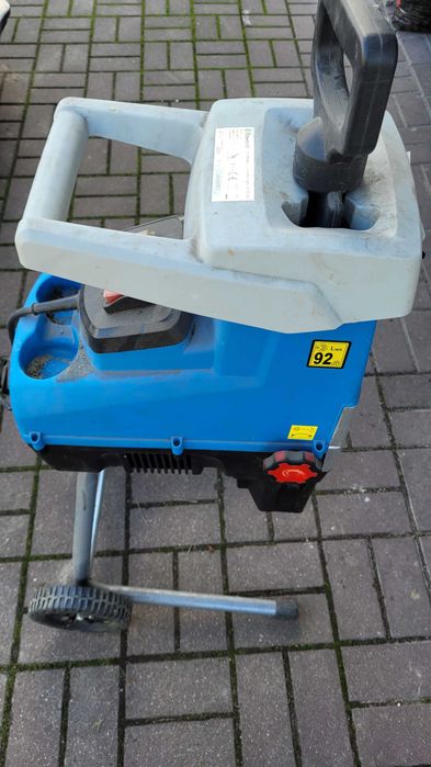 Rozdrabniacz gałęzi rębak elektryczny Faworyt GTR 44 2,8kW do 4 cm