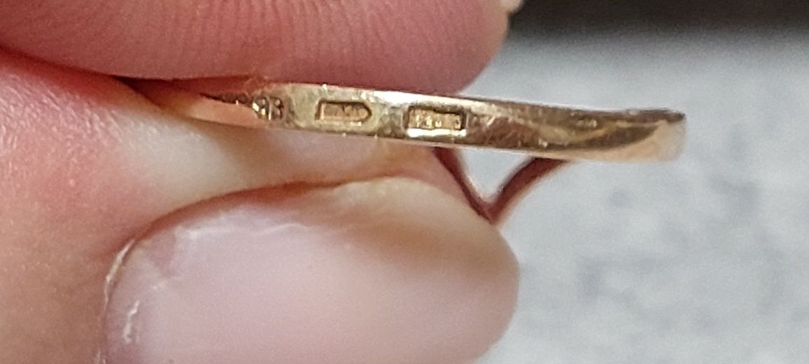 Обручка з смарагдом ,585,20,5 розмір 2,4гр