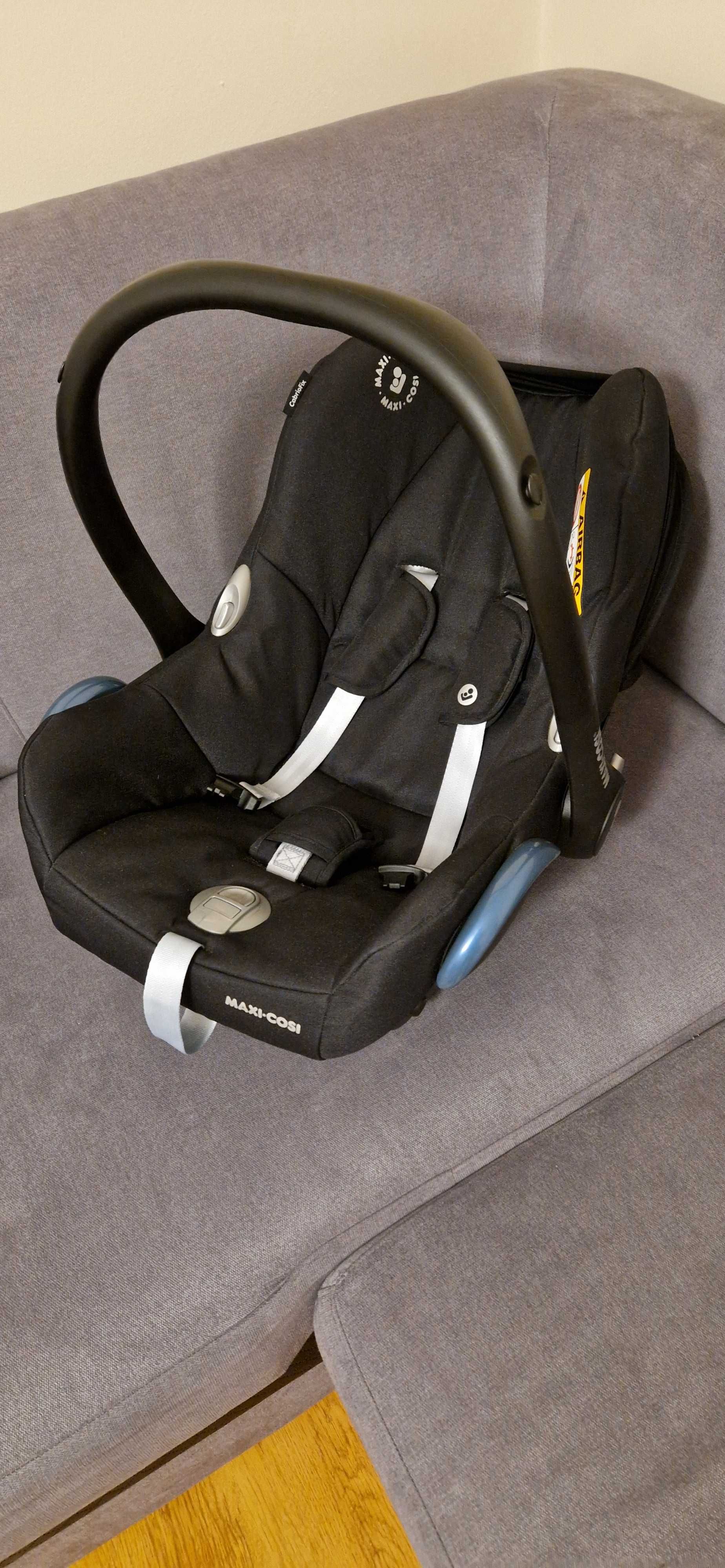 Maxi cosi-nosidełko Cabriofix, baza Familyfix, wkładka dla niemowlaka