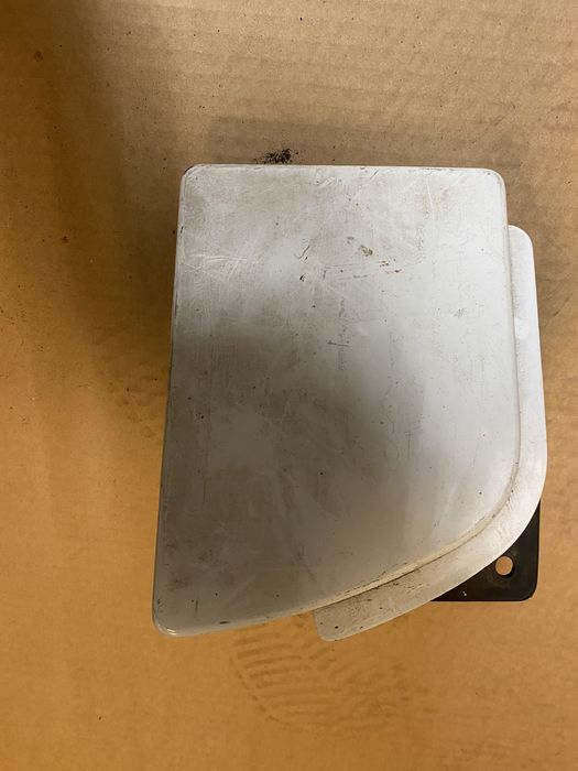 Klapka wlewu paliwa wlew master III stan bardzo dobry