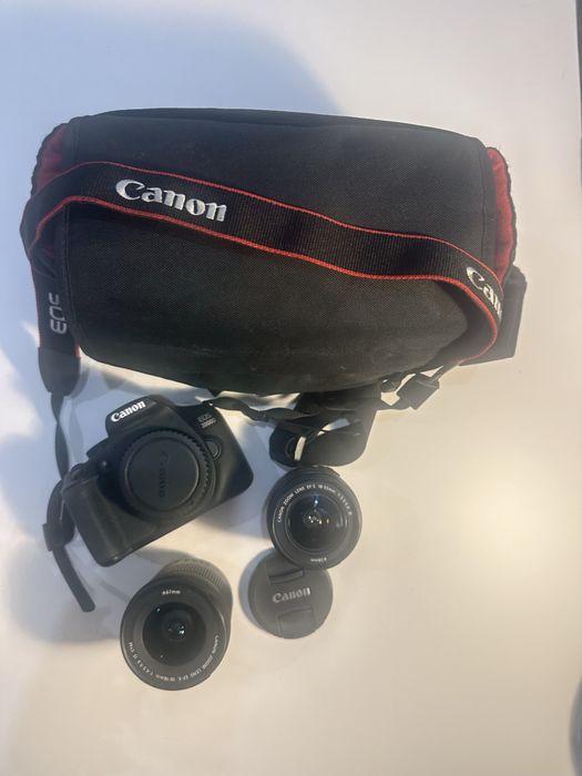 Camera fotografica mais duas objetivas