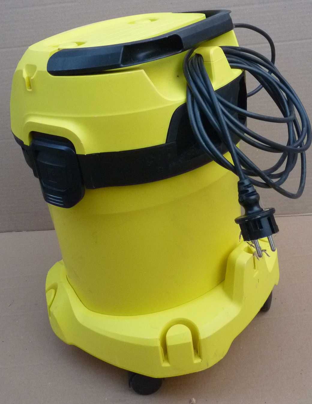 Odkurzacz przemysłowy Karcher WD 3