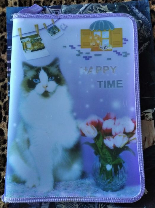 Папка для бумаг,для школьника,новая.