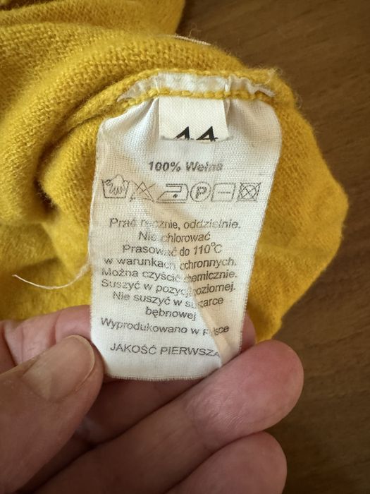 Sweterek damski z dużym golfem wełna