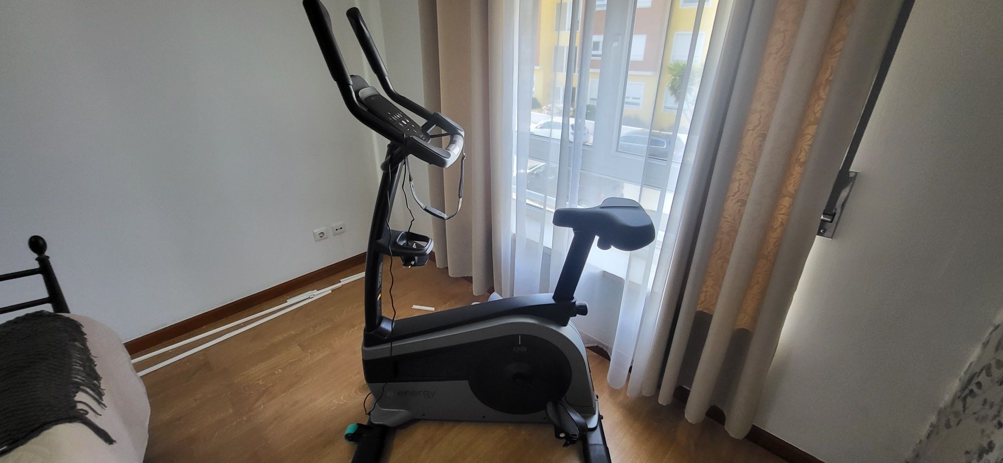 Bicicleta de exercicio Domyo com pouco uso , praticamente novo!