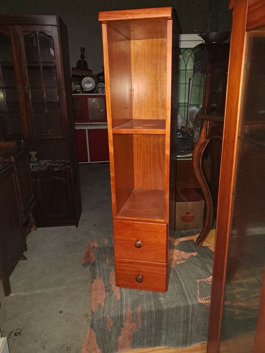 Movel de apoio em madeira