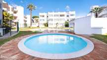 Apartamento T1+1 inserido em condomínio com piscina em Vilamoura