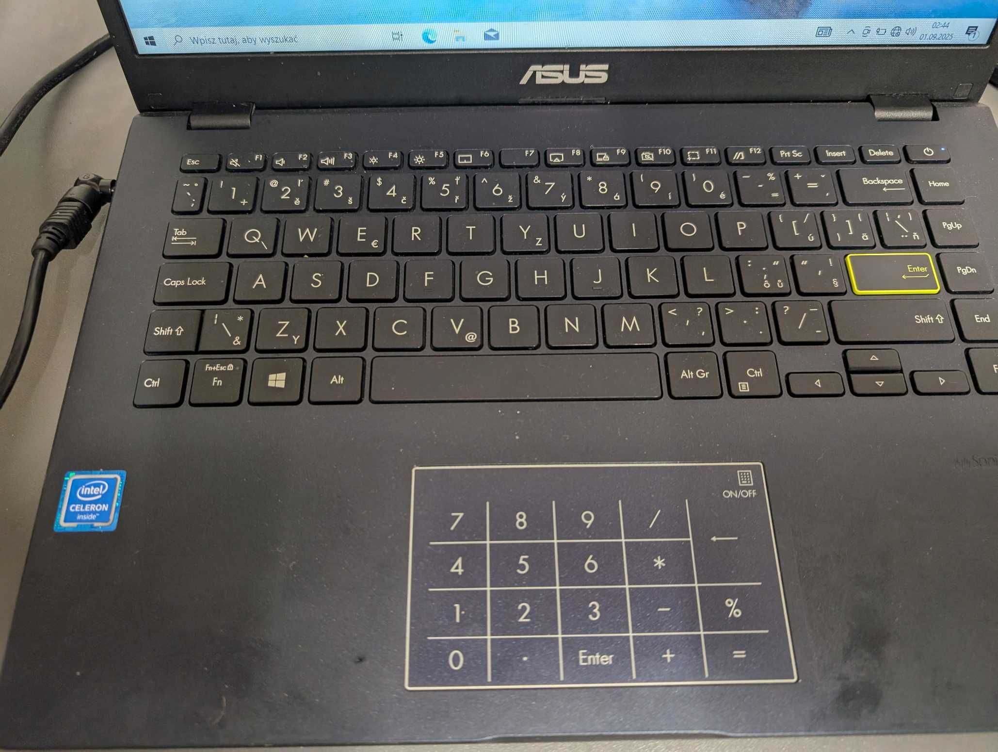 ASUS E410MA 14" • SSD 256 GB • Windows 10 Home