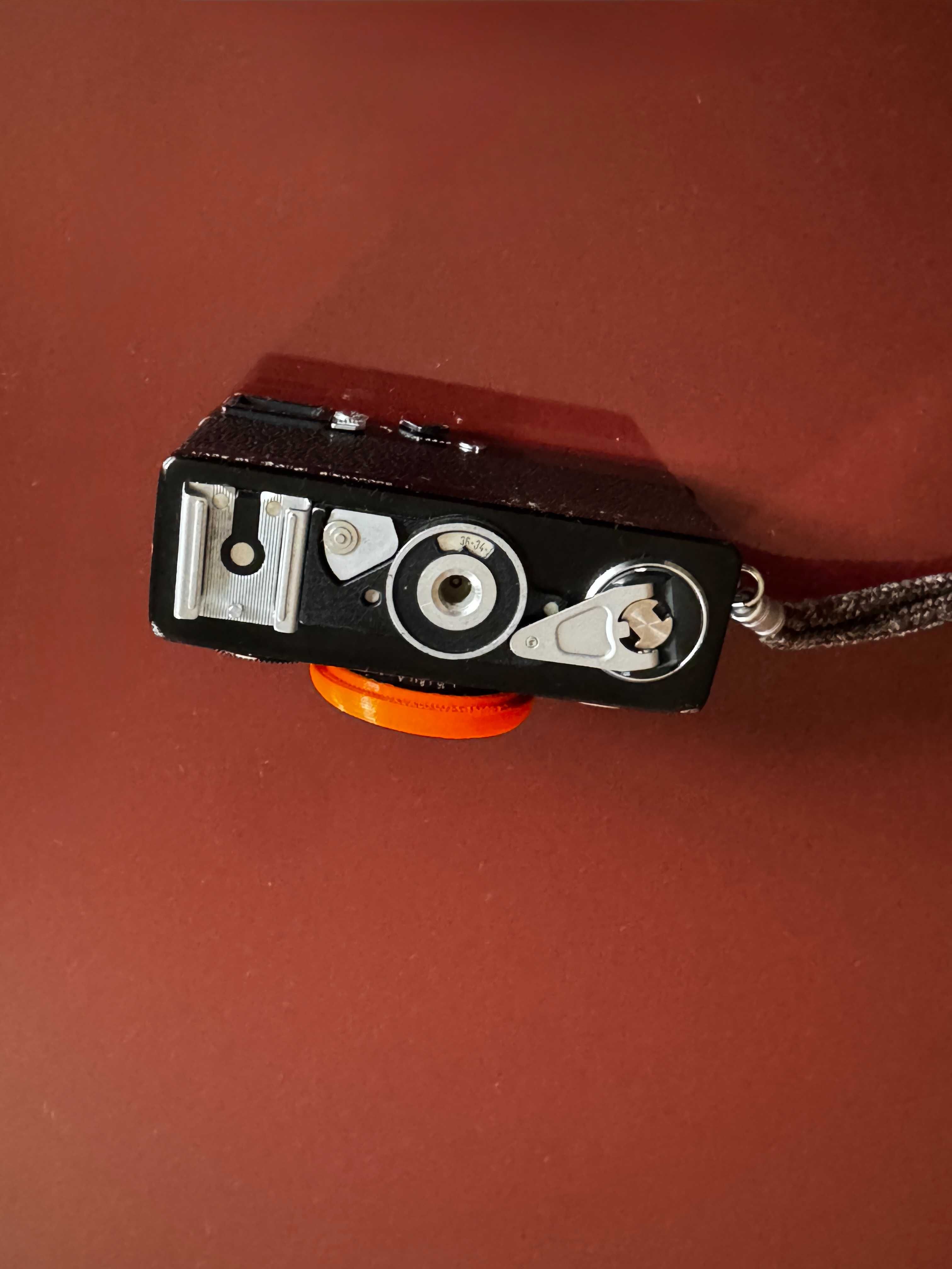 Rollei 35T with Carl Zeiss Tessar 40mm f/3.5