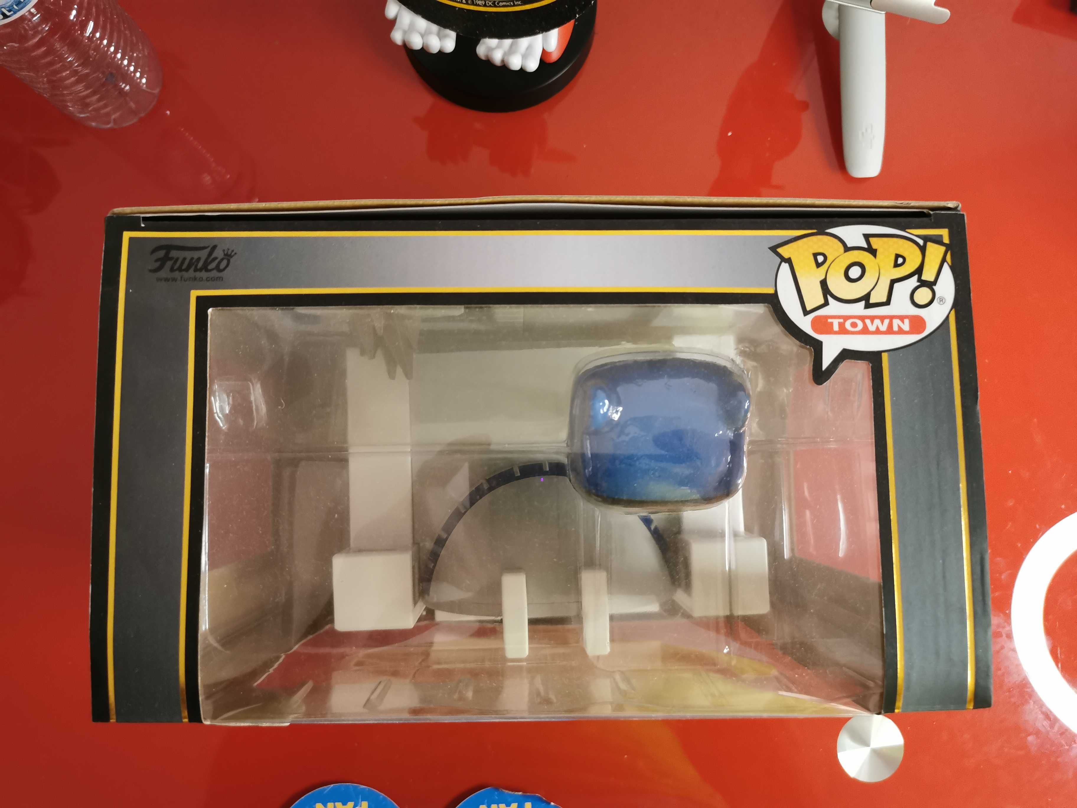 Funko Pop Batman with The Hall of Justice