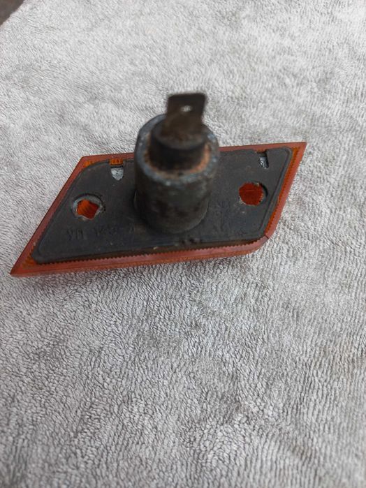 Повторитель поворотов ВАЗ 2103