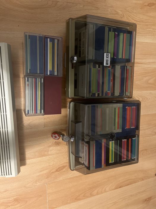 Amiga 600 + dyskietki dużo