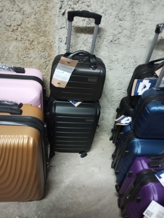 kuferki małe z abs podróżne