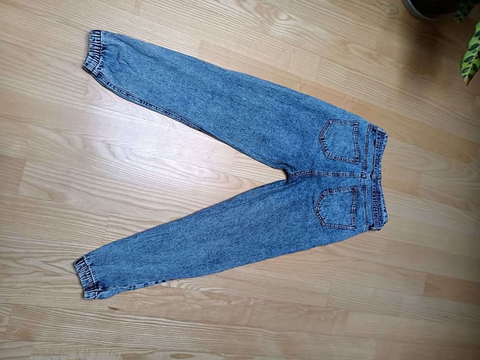 Jeansy Reserved rozmiar S. Szerokość w pasie 36cm, długość całkowita 1