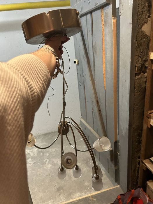 Oddam za darmo  wiszaca lampe