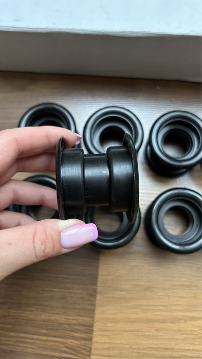 Tuleja wentylacyjna do drzwi czarna 10 sztuk