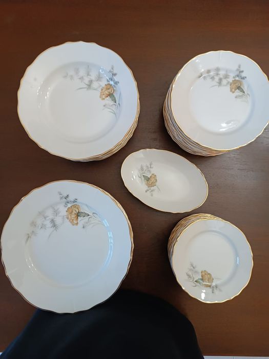 Pratos de loiça vintage