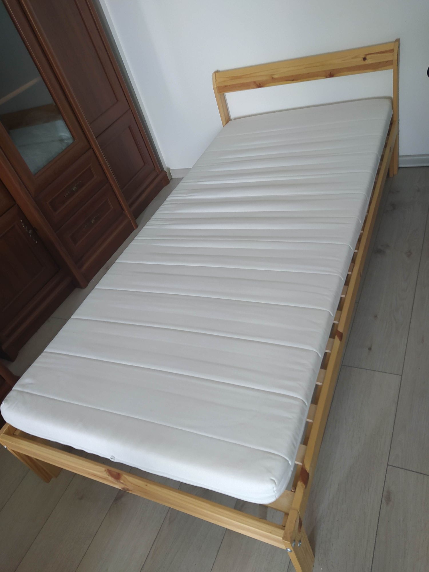 łóżko drewniane NEIDEN 90x200 IKEA z materacem