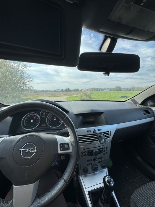 Opel astra h, 1.6 beznyzna gtc, zadbana