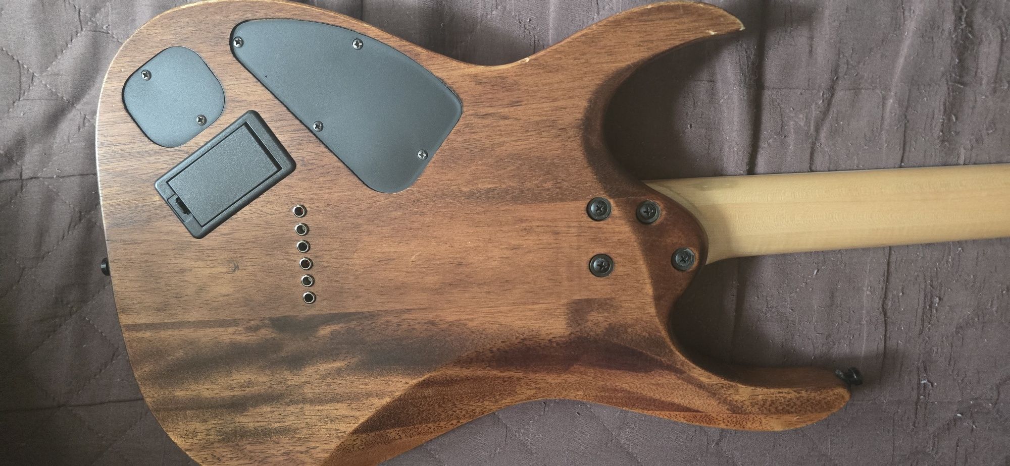 Super cena.  Ibanez  rga32