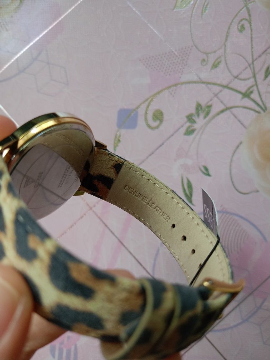 Zegarek w panterkę Guess U1325L5