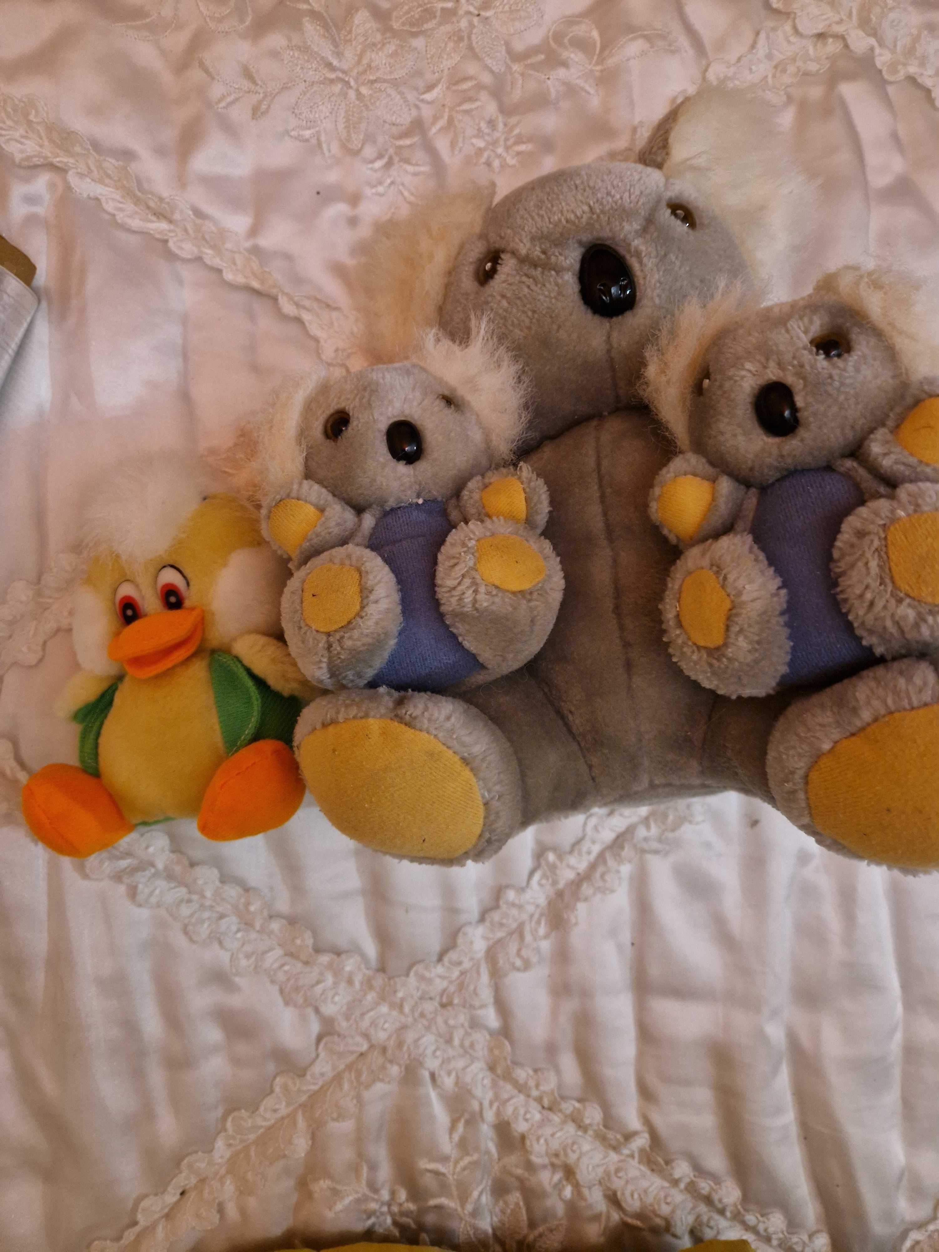 Peluches novos que apenas foram usados para enfeitar