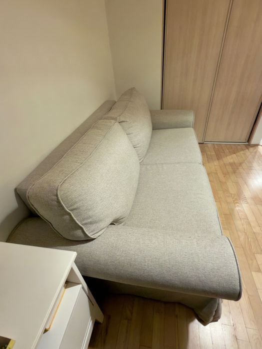 Sprzedam dwuosobową, mało używaną sofę EKTORP z funkcją spania.