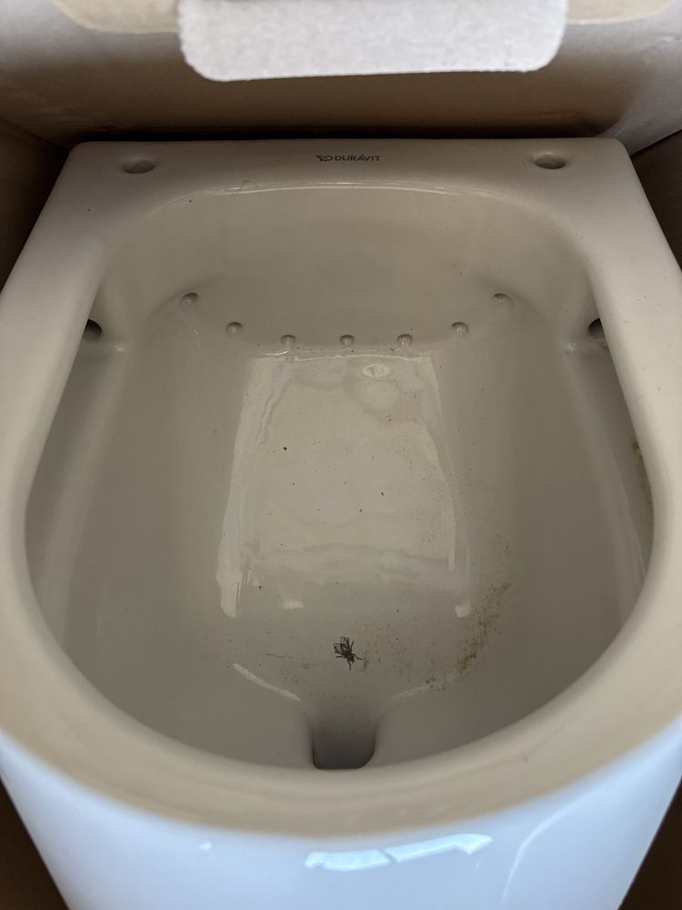 Pisuar wiszący biały nowy