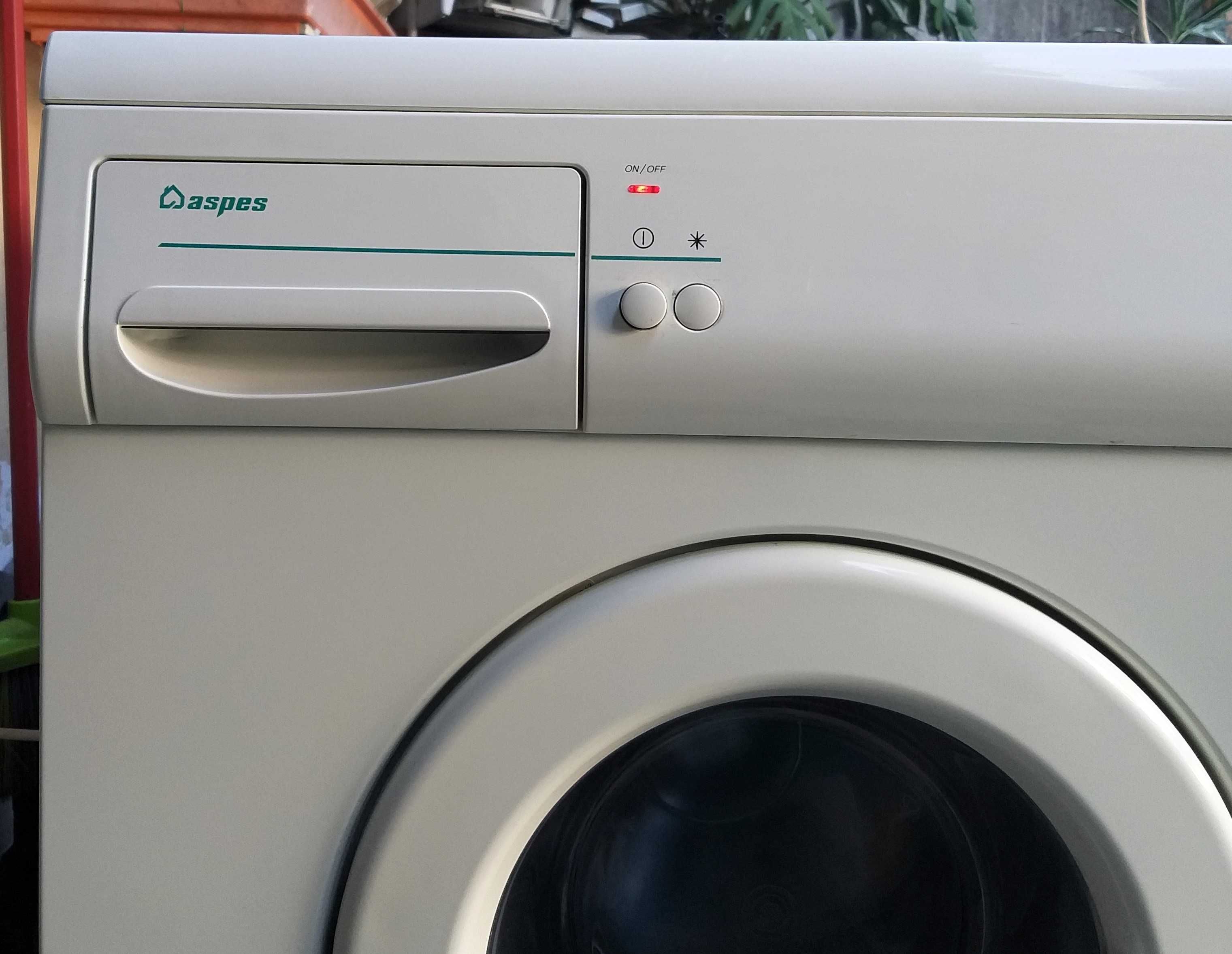 Máquina de Lavar Roupa Aspes