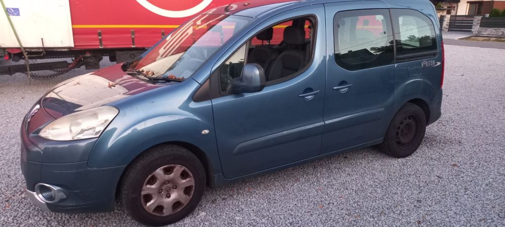 Citroen Berlingo Peugeot partner lll KGQC drzwi przód prawe ładne