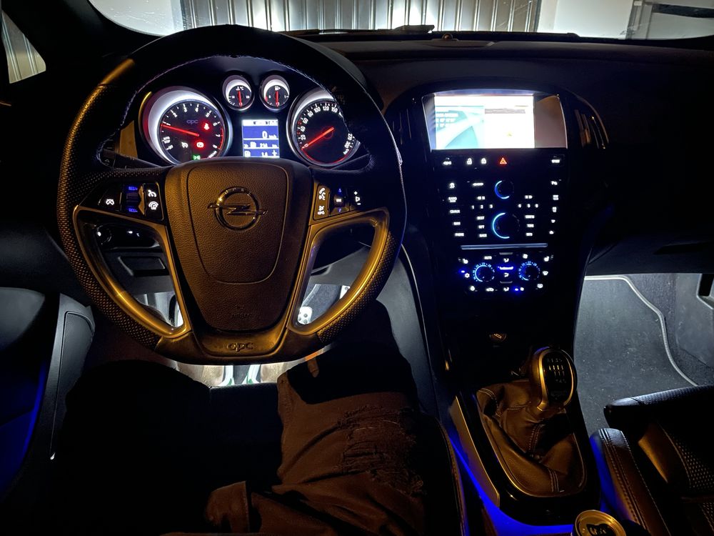 Opel Astra J OPC 2.0 T 280km