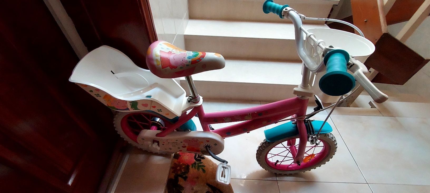 Bicicleta infantil aro 14 da Peppa Pig. Em muito bom estado.