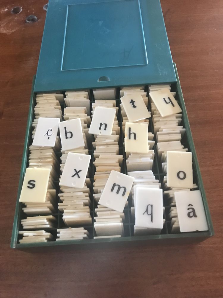 Caixa com letras