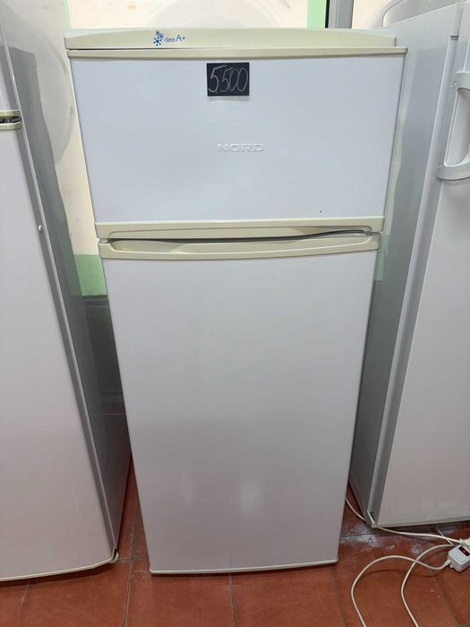 Холодильник , в отличном состоянии