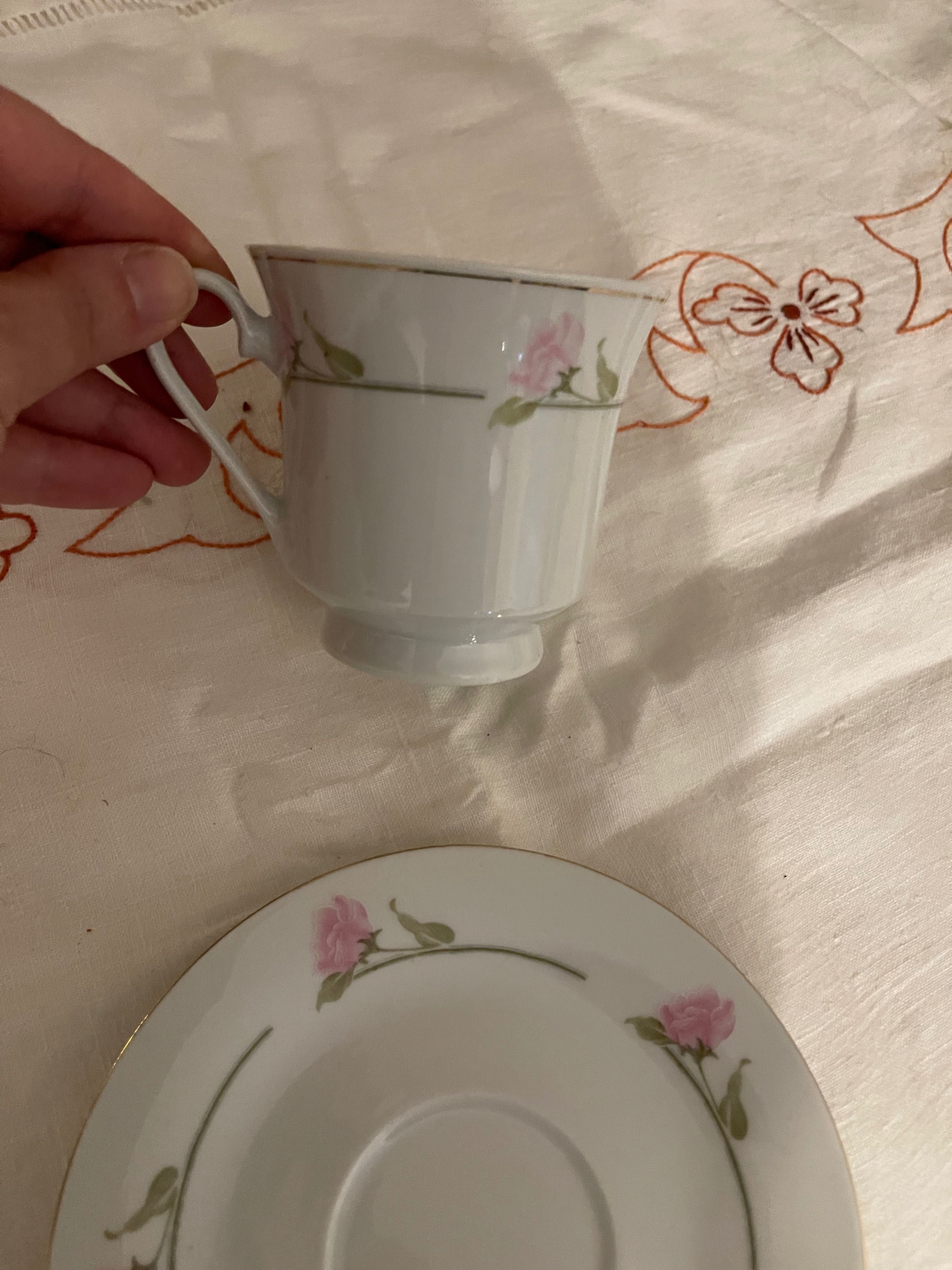 Conjunto de louça de porcelana