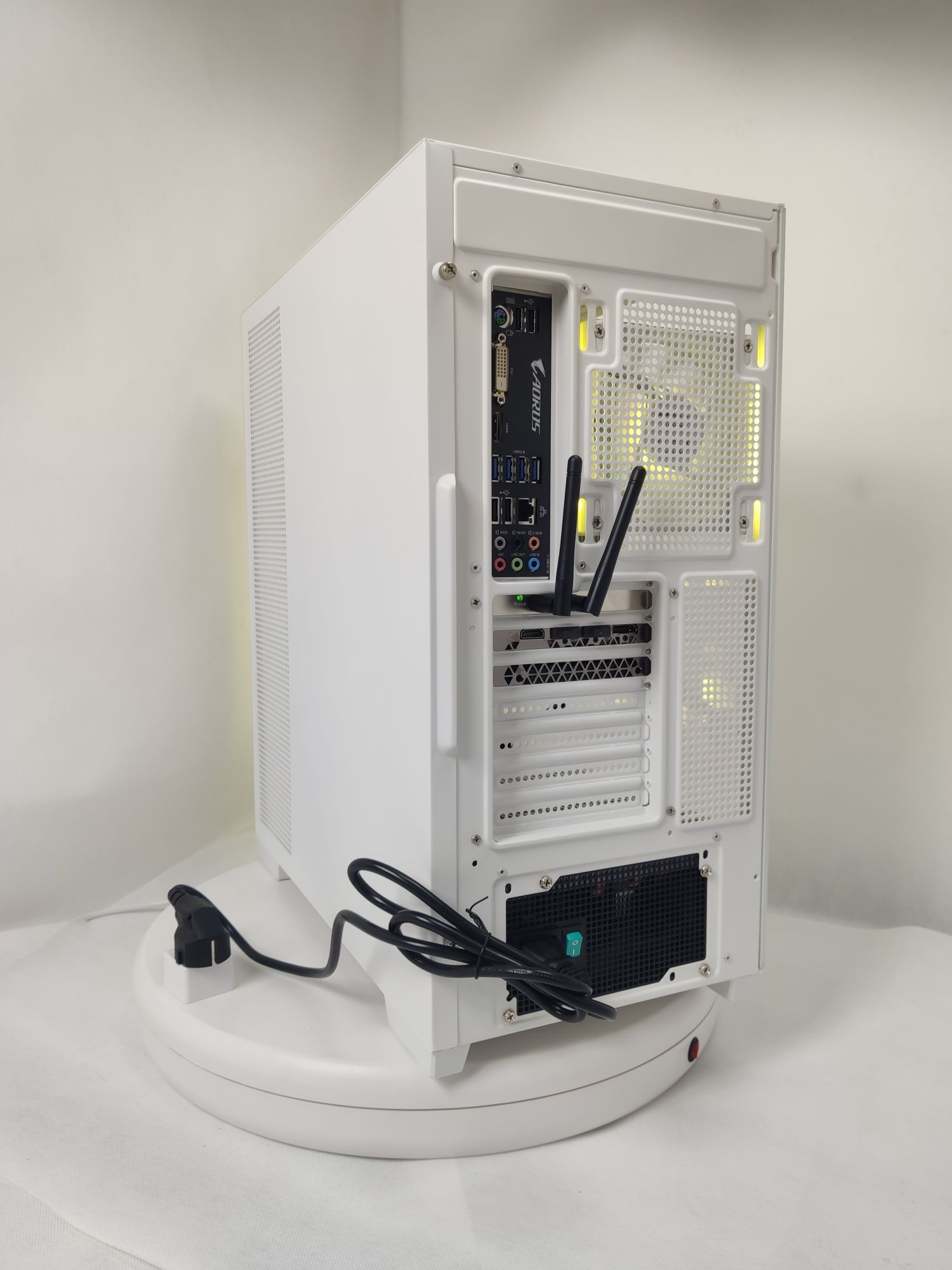 Nowy komputer do Gier Ryzen 7 5700x3D, RTX 5060,32 GB, Win 11 Pro