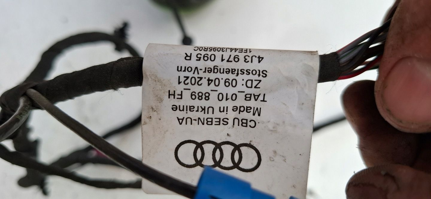 AUDI E-TRON GT RS wiązka instalacja zderzaka przód pod 6pdc 4J3971095R