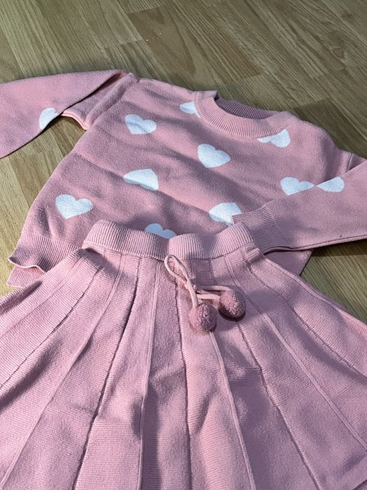 Рожевий бавовняно-вʼязаний костюм для дівчинки 5-6 років