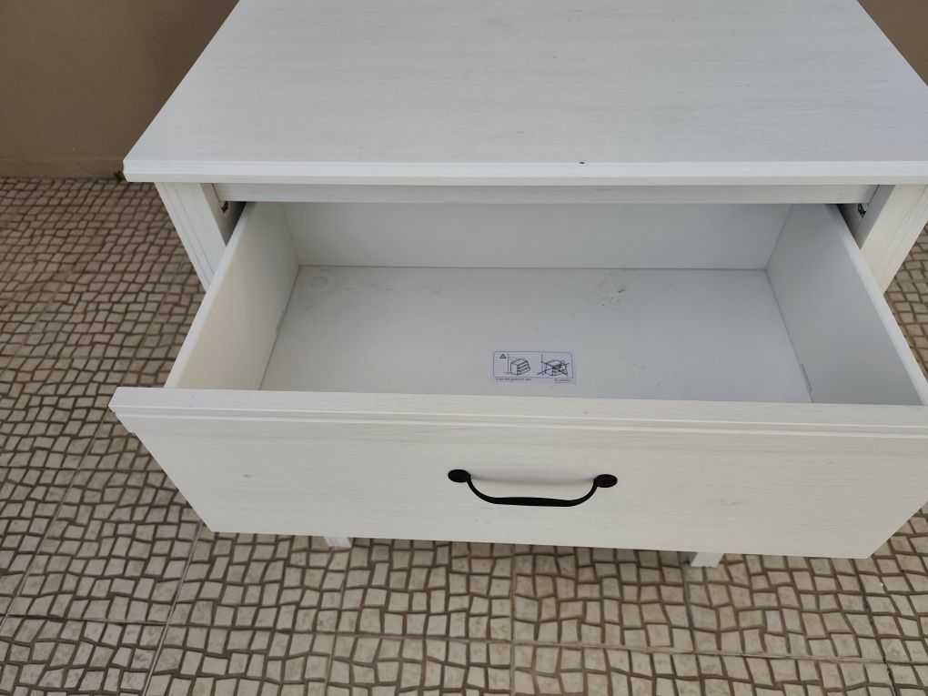 Cómoda IKEA usada