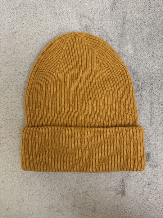 Жіноча шапка.