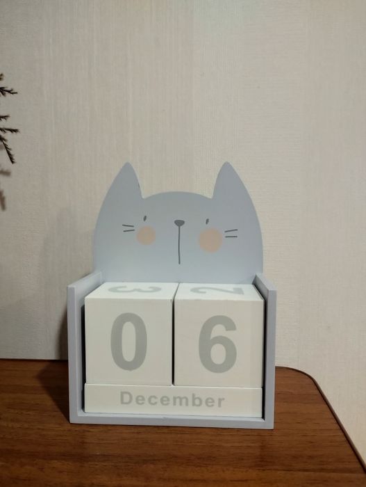 Деревянный вечный календарь