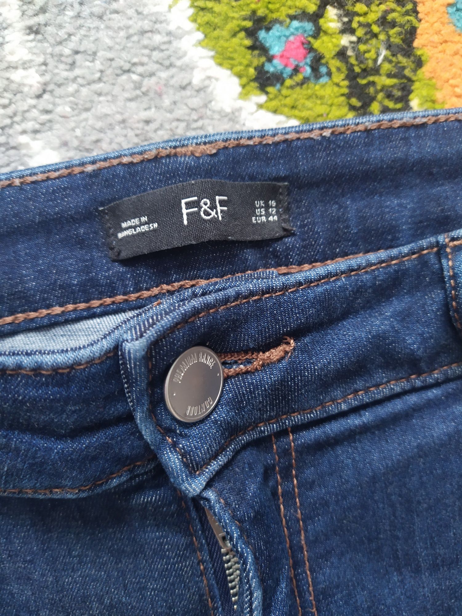Spodnie jeans f&f r 44