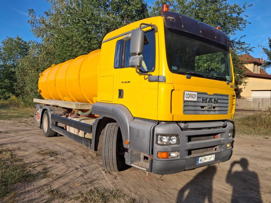 Man Tga 26.310 Asenizacyjny 2005 rok *skrętna podnoszona oś*