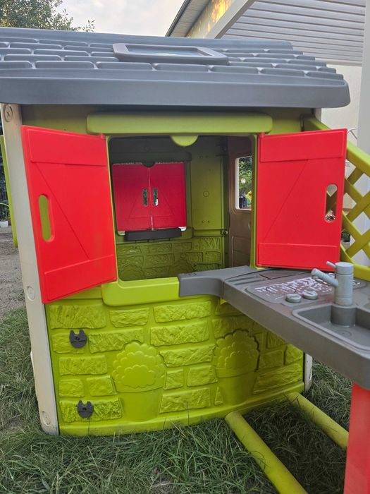 Domek dla dzieci do ogrodu Smoby kuchnia, ławeczka, płotek, dzwonek