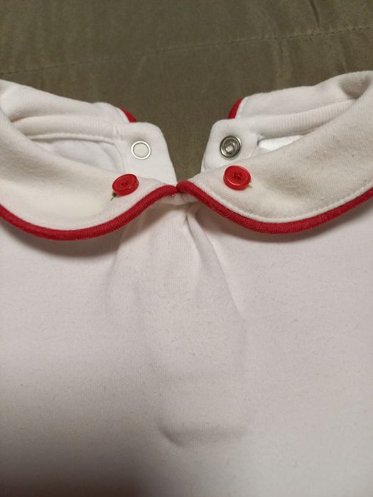 Body e casaco marca Baby Gap