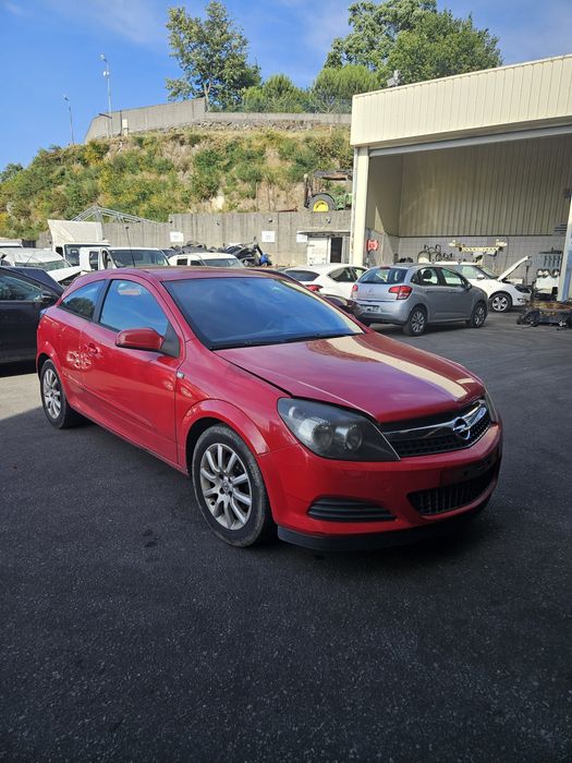 Opel Astra H GTC 1.4i de 2007 para peças