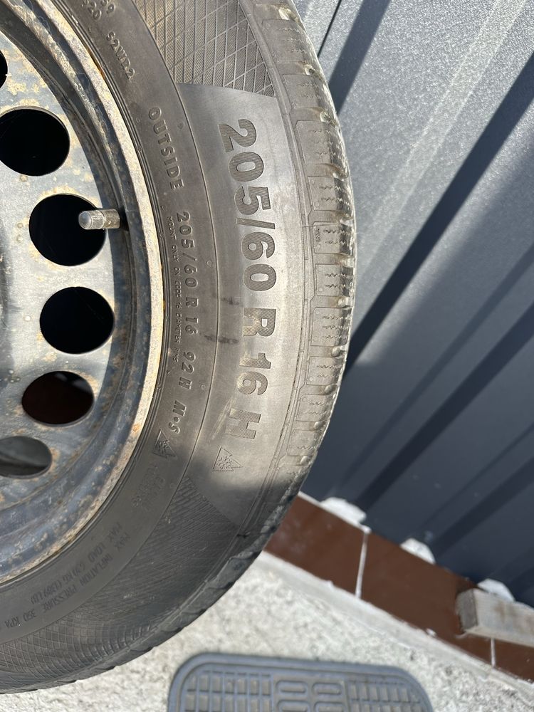 Комплект дисків з гумою Audi 5x112 r16 з шинами 205/60 r16