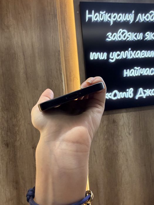 Used IPHONE 16 256 Black Neverlock Костюшка,5 igrand